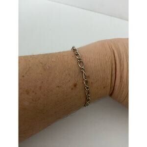Chain bracelet with toggle clasp